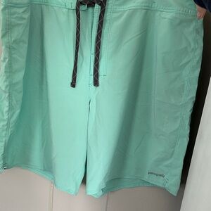 Patagonia Men's Board Shorts size 40 - Light Green